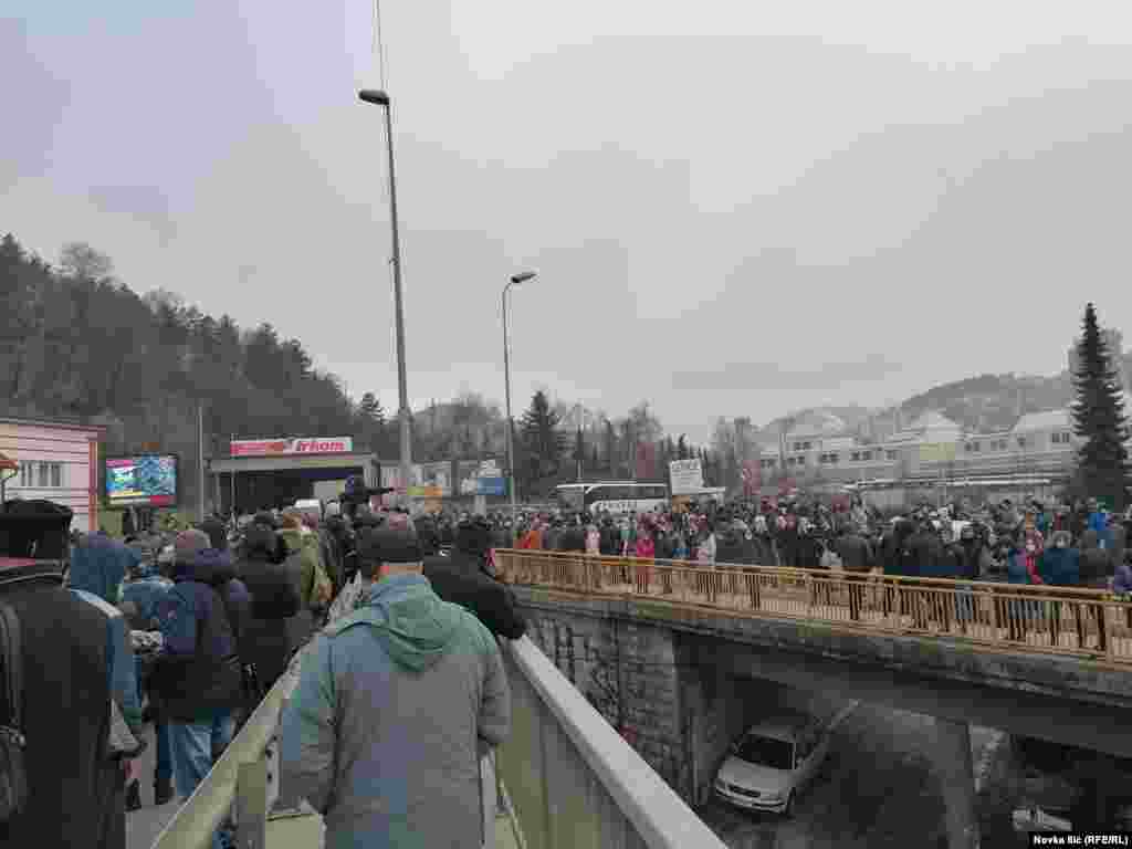 Protesta në qytetin Uzhicë të Serbisë më 4 dhjetor 2021. 