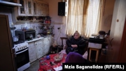 დღეს, 24 იანვარს, დილით, გამოსახლების პროცესი იყო დაგეგმილი დადიანის N259-ში, სადაც 48 წლის მარიამ კაკიაშვილი ორ არასრულწლოვან შვილთან ერთად ცხოვრობს. 