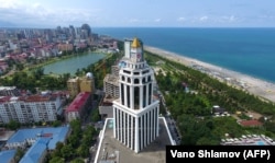 O fotografie aeriană a orașului Batumi