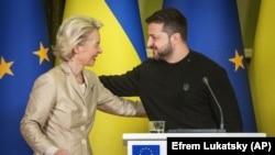 Šefica Evropske komisije Ursula von der Leyen i ukrajinski predsjednik Volodimir Zelenski u Kijevu, 4. novembra 2023.