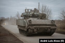 Американская боевая машина Bradley под Авдеевкой, декабрь 2023 года
