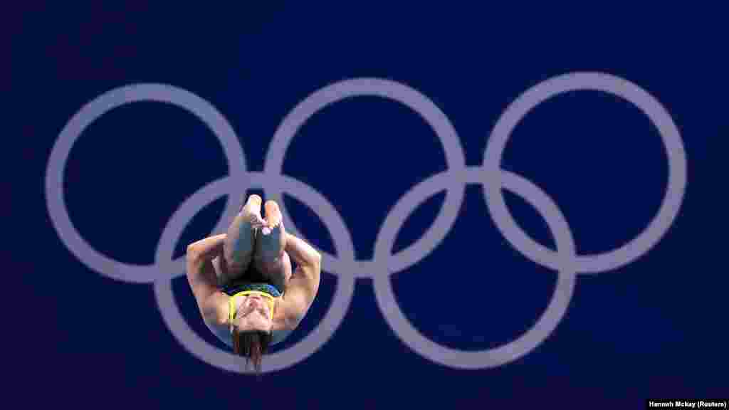 7 august 2024, Viktoria Kesar (Ucraina), la competiția feminină de sărituri în apă de la 3 metri înălțime. Aproximativ 11.000 de sportivi din întreaga lume au fost la Paris, la ediția din 2024 a Jocurilor Olimpice de Vară (26 iulie - 11 august). 