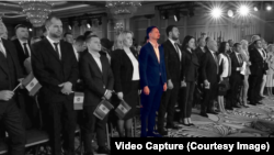Iuri Vitneanski (în centru), vicepreședinte al Partidului „Renaștere”, la Moscova, în timpul lansării blocului politic „Pobeda”.