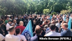 Protest dijela policijskih službenika ispred Ministarstva unutrašnjih poslova u Podgorici