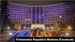 Clădirea Parlamentului de la Chișinău.