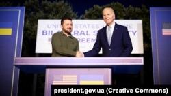 Владимир Зеленский жана Джо Байден