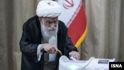 احمد جنتی الکترونیکی رأی داد