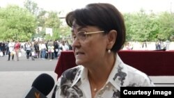 Directoarea Colegiului I.L. Caragiale din Capitală spune că pârghiile pe care le au școlile în astfel de cazuri sunt limitate.