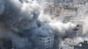 Dim posle eksplozije u gradu Gaza, 18. oktobra 2023.