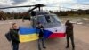 Cehii au reușit să doneze suficienți bani pentru achiziționarea unui elicopter militar Black Hawk destinat Ucrainei - o inițiativă lansată de organizația numită ironic „Dárek pro Putina” („Cadou pentru Putin”) în noiembrie 2023.