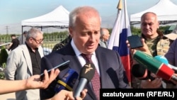 რუსეთის ელჩი სომხეთში, სერგეი კოპირკინი, სომხეთის საგარეო საქმეთა სამინისტროში დაიბარეს და საპროტესტო ნოტა გადასცეს.