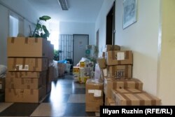 Вече опаковани дарения, приготвени за изпращане в Украйна