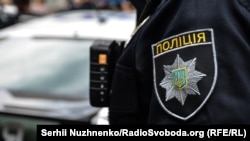 Йдеться про 31-річну старшу слідчу слідчого управління, яка, за даними правоохоронців, здійснила наїзд на двох перехожих рівнянок