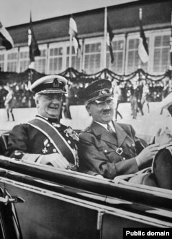 Міклаш Хорці і Адольф Гілер, 1938