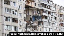 Зазначається, що внаслідок втрати житла мешканцям будинку завдано шкоду на понад 53 мільйони гривень