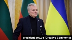 «Нам потрібна протиповітряна і протиракетна оборона, а також більша присутність союзницьких сил у регіоні», – сказав президент Литви Гітанас Науседа