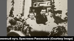 Al treilea din dreapta - Cr. Rakowsky, principalul contestatar al „planului autonomizării” lui Stalin, 1921