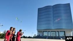 Hojamedow: "Türkmenistanyň habar beriş serişdeleri saýlaw prosesi barada ýeterlik maglumat berip bilmedi". 