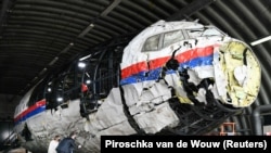 Rikrijimi i avionit malajzias analizohet para gjyqit për vrasje