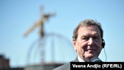 Gerhard Schröder Belgrádban 2016. április 21-én