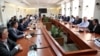 Foto nga arkivi, partitë politike në tryezë