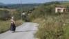 Najveći donator Regionalnog stambenog programa je EU s uloženih više od  230 miliona eura (na fotografiji: raseljene osobe u selu Osmače kod Srebrenice, fotoarhiv)