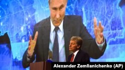 Дмитро Пєсков також звинуватив США у проведенні політики, спрямованої на «ізоляцію Росії»