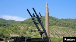 Shimoliy Koreyaning qit’alararo “Hwasong-14” ballistik raketasi