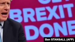 Britanski premijer Boris Džonson drži govor na godišnjoj konferenciji Konzervativne partije u Mančesteru, 2. oktobra 2019.. 