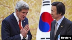 John Kerry sa ministrom spoljnih poslova Južne Koreje Yun Byung-se 