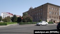 Արցախի կառավարության շենքը Ստեփանակերտի կենտրոնում, արխիվ