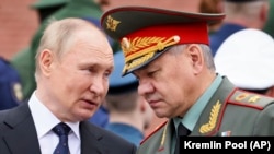 Президент Росії Володимир Путін (ліворуч) і російський міністр оборони Сергій Шойгу. Москва, 22 червня 2022 року, ілюстративне фото