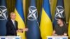Jens Stoltenberg Zelenszkij ukrán elnökkel tartott sajtóértekezletet Kijevben 2023. szeptember 28-án
