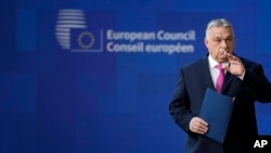 Kryeminstri i Hungarisë, Viktor Orban, gjatë pjesëmarrjes në një samit në BE më 14 dhjetor 2023. 