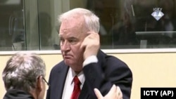 Ratko Mladic înaintea pronunțării sentinței Tribunalului ONU pentru crime de război de la Haga, 22 noiembrie 2017