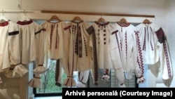 Deși ia a fost supusă unor transformări în ultima perioadă, situația începe să revină la normal; kitsch-ul nu se mai remarcă la fel de tare.