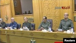 جلسه شورای عالی نیروهای مسلح مصر، تنها یکی روز پیش از کناره‌گیری مبارک