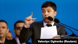 Volodimir Zelenski în timpul dezbaterilor de pe Stadionul olimpic. 19 aprilie 2019
