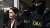 Evghenia Guțul a fost escortată de CNA la ședința de judecată de la sediul Ciocana al Judecătoriei Chișinău, 28 martie 2025.