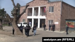 Պռոշյանի գյուղապետարանի շենքը, արխիվ