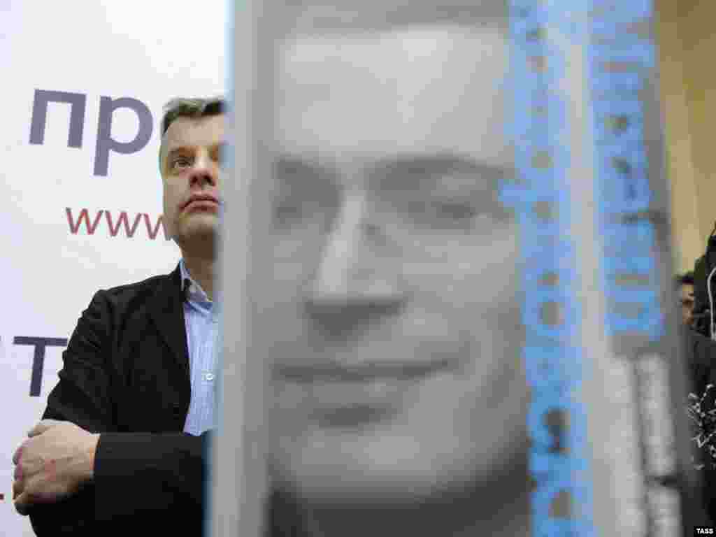 Кніга Хадаркоўскага "Артыкулы. Дыялёгі. Інтэрвію" была прэзэнтаваная ў Маскве ў студзені 2011 г.