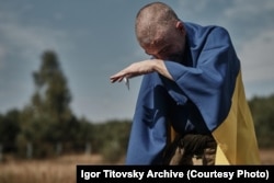 Ihor Titovskiy, oficer i Brigadës së Azovit, e ka përjetuar robërimin rus.