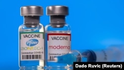 «У випадку, коли перше щеплення проведено вакциною Moderna, друге – можна робити Comirnaty/Pfizer-BioNTech та навпаки»
