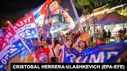 Donald Trump támogatói a floridai Miamiban 2020. november 3-án.