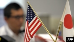 Мигранты из Азии делают Америку счастливой