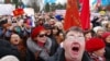 У поліції попередили: штраф і адмінарешт за використання «георгіївської стрічки» є чинними
