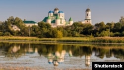 Mănăstirea Mezhiritski în Ucraina