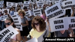 Foto nga arkivi i marshit për personat e pagjetur 