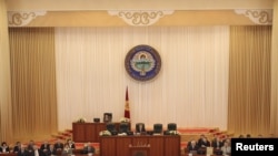 Кыргыз парламентинин алгачкы жыйыны, 10-ноябрь.