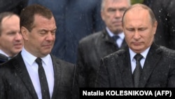Заступник секретаря Ради безпеки РФ, колишній президент Росії Дмитро Медведєв (л), фото архівне